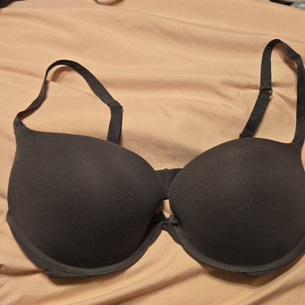 Victoria Secret Black Push Up Bra 38D
